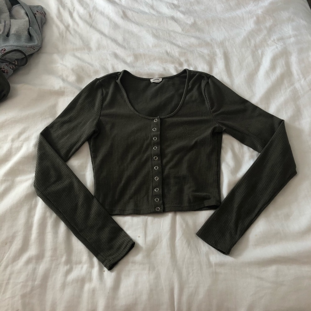 Cute button up longsleeve green top